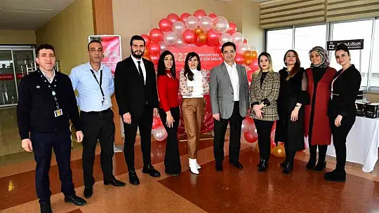 Elazığ'da yeni yıl öncesi sağlıkçılara moral etkinliği