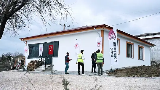 Yerinde dönüşümde ilk köy evi sahibine teslim edildi