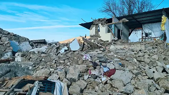 Yerinde dönüşümde ilk köy evi sahibine teslim edildi