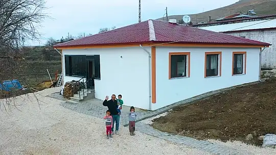 Yerinde dönüşümde ilk köy evi sahibine teslim edildi