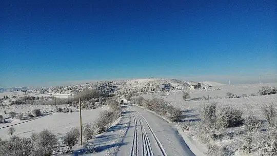 Elazığ'da yoğun kar yağışı, 269 köy yolunu kapattı