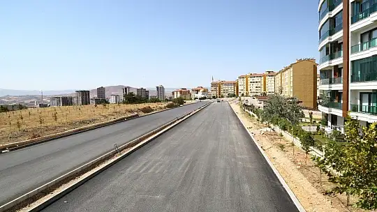 Elazığ'da yol çalışmaları sürüyor