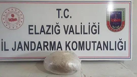 Elazığ'da yolcunun üzerinden 2 kilogram kubar esrar çıktı