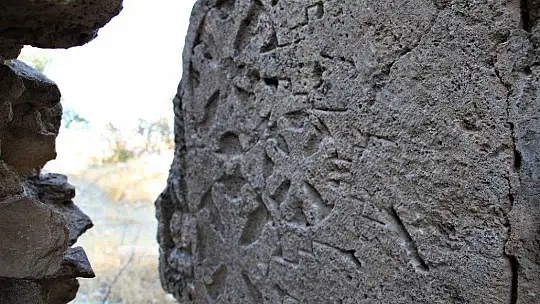 Elazığ'da zamana direnen 800 yıllık manastır restore edilmeyi bekliyor