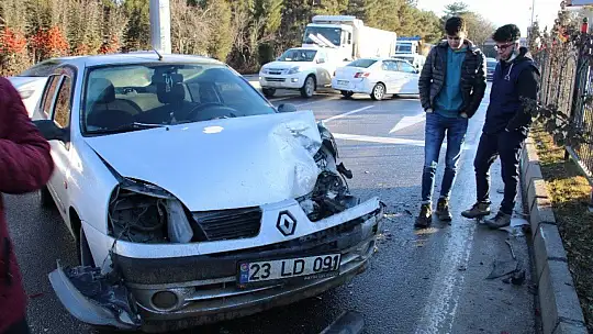 Elazığ'da Zincirleme Kaza, 18 Araç Karıştı
