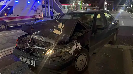 Elazığ'da zincirleme trafik kazası: 3 yaralı