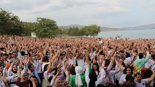 Elazığ'daki 'Color Fest' renkli görüntüler oluşturdu