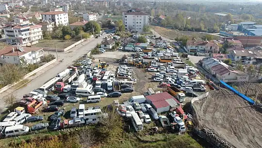 Elazığ'daki araç mezarlığında 500 milyonluk servet çürüyor