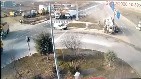 Elazığ'daki feci kaza anı kamerada