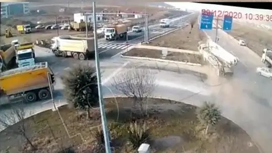 Elazığ'daki feci kaza anı kamerada