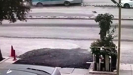 Elazığ'daki feci kaza güvenlik kameralarına yansıdı