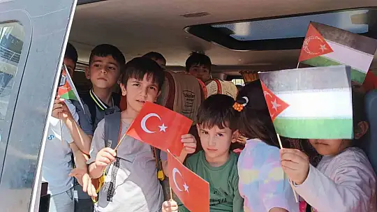 Elazığ'daki kampanyada elde edilen 263 bin lira Filistin'e gönderildi
