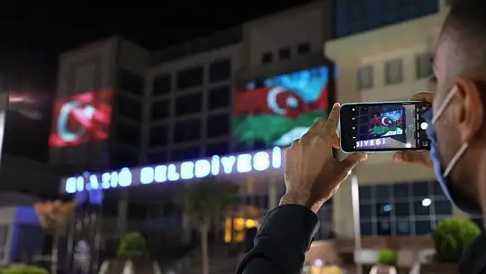 Elazığ'dan Azerbaycan'a bayraklı kardeşlik mesajı