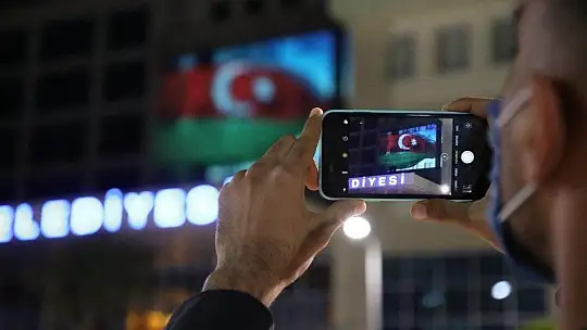 Elazığ'dan Azerbaycan'a bayraklı kardeşlik mesajı
