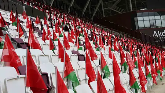 Elazığ'dan kardeşlik mesajı: Stadyum Türk ve Filistin bayraklarıyla donatıldı