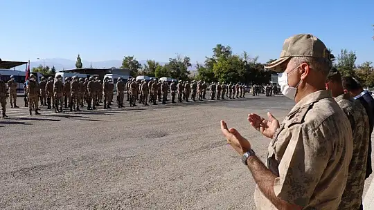 Elazığ'dan komandolar Suriye'ye uğurlandı