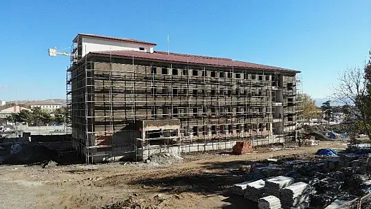Elazığ depreminde hasar alan eğitim yuvalarının yerine 33 okul