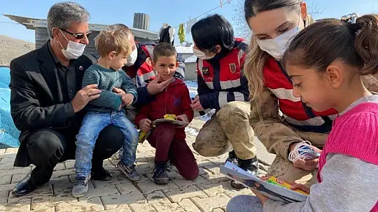 Elazığ Depreminin Birinci Yılında Jandarma Depremzedeleri Unutmadı