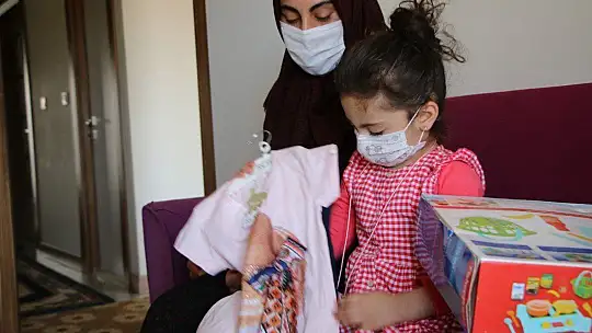Yüsra bebek ve annesine bayram ziyareti