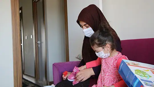 Yüsra bebek ve annesine bayram ziyareti
