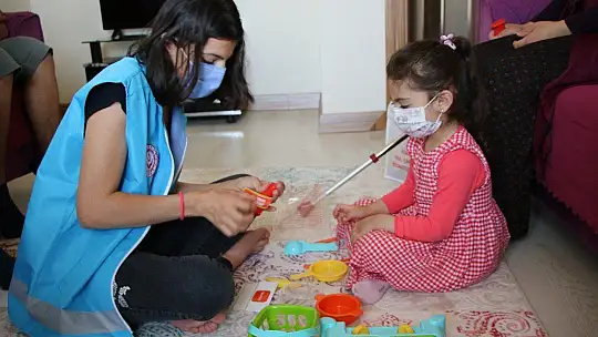 Yüsra bebek ve annesine bayram ziyareti