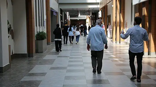 Elazığ Fethi Sekin Şehir Hastanesi hem şehrin hem de bölgenin lokomotifi oldu