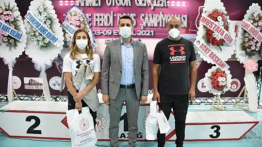 Elazığ Gençlik ve Spor İl Müdürü Eren, Buse Naz Çakıroğlu ile buluştu