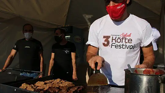 Elazığ'ı dünyaya tanıtan Salçalı Köfte Festivali'nin 3'üncüsü başladı
