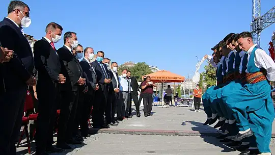 Elazığ'ı dünyaya tanıtan Salçalı Köfte Festivali'nin 3'üncüsü başladı