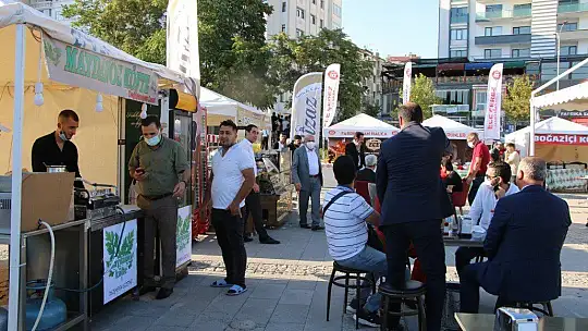 Elazığ'ı dünyaya tanıtan Salçalı Köfte Festivali'nin 3'üncüsü başladı