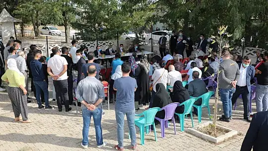 Elazığ il protokolü, Aksaray Mahallesi sakinleriyle bir araya geldi