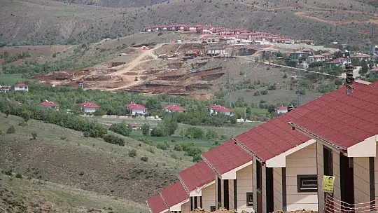 Elazığ'ın 300 köyünde, çelik konutlar yükseliyor