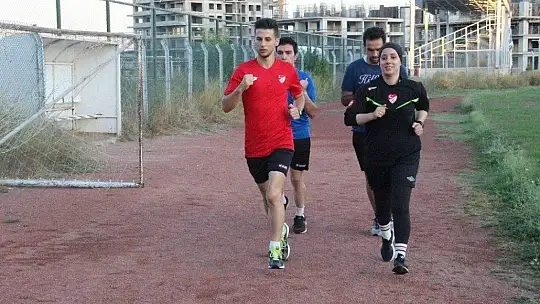 Elazığ'ın tek kadın hakemi maçlara hazırlanıyor