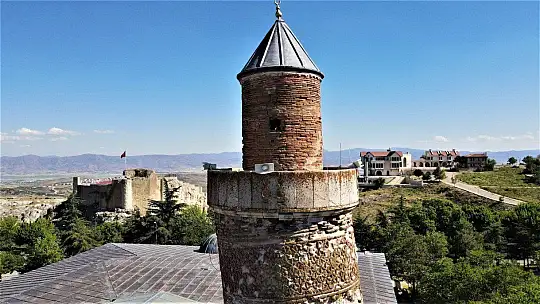 Elazığ'ın turizme açılan kapısı Harput'a ziyaretçiler gelmeye başladı