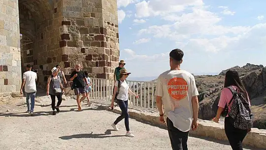Elazığ'ın turizme açılan kapısı Harput'a ziyaretçi akını