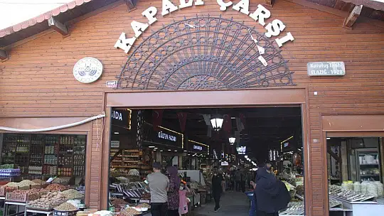 Elazığ Kapalı Çarşı'da bayram yoğunluğu