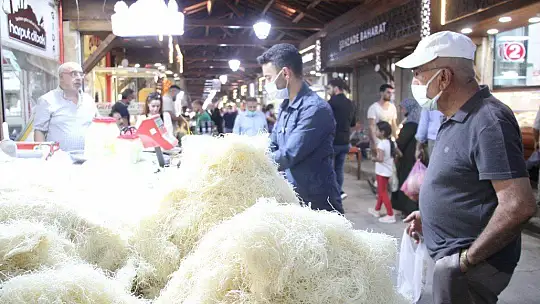 Elazığ Kapalı Çarşı'da bayram yoğunluğu