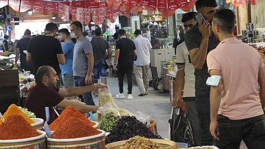 Elazığ Kapalı Çarşı'da bayram yoğunluğu