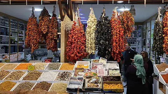 Elazığ kurutmalıkları tezgahlardaki yerini aldı, fiyatlar düştü