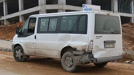 Otomobil ile Transit Çarpıştı!