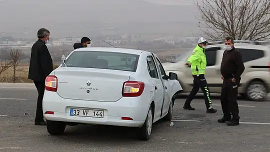 Otomobil ile Transit Çarpıştı!