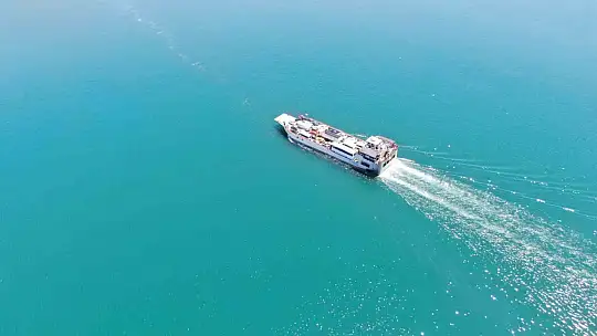 Elazığ-Pertek feribotlarında bayram hareketliliği