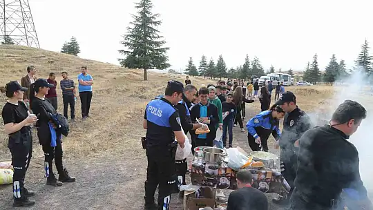 Elazığ polisi ''Hayata İyilik Katıyor''