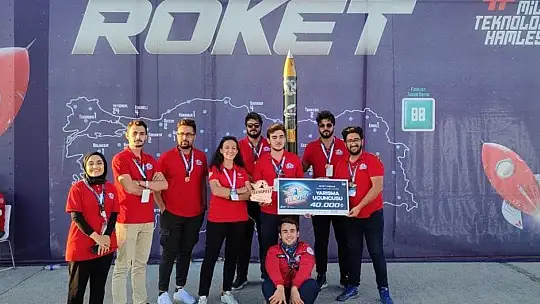 Elazığ takımından Teknofest'te önemli başarı: Yüksek irtifa kategorisinde Türkiye üçüncülüğü elde ettiler