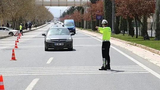 Elazığ Valisi Yırık: 'Mutant virüsle birlikte bulaş riski günlük 300'lere vardı'