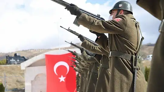Elazığ Valisi Yırık, ' Çanakkale Zaferi, bir milletin diriliş zaferidir'