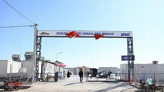 Elazığlı depremzedelere Kızılay'dan battaniye desteği