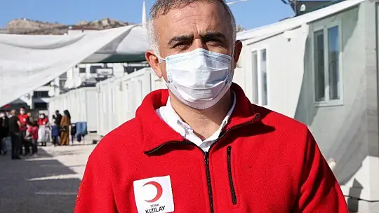 Elazığlı depremzedelere Kızılay'dan battaniye desteği