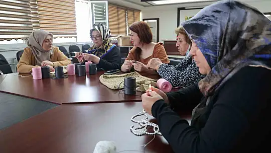 Elazığlı kadınların ürettiği çantalar dünyada sergileniyor