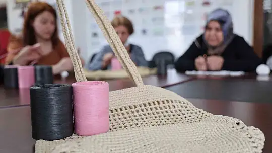 Elazığlı kadınların ürettiği çantalar dünyada sergileniyor